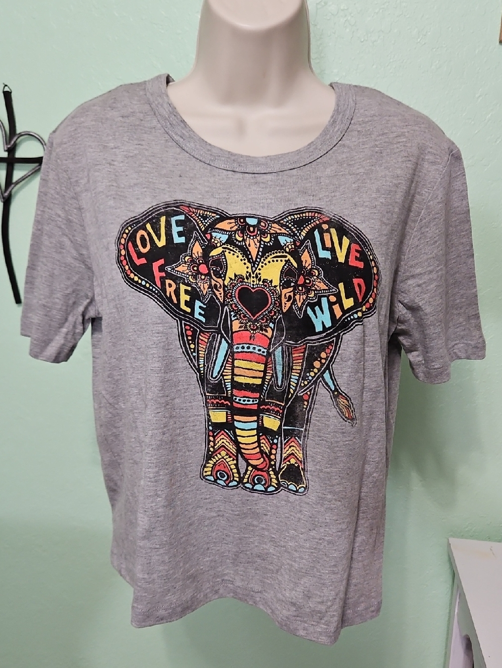 Fifth Sun elephant crop top t-shirt